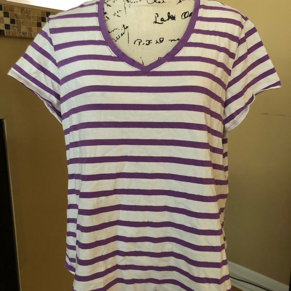 😎☀️Faded Glory XXL Purple/White Striped V-Neck Top